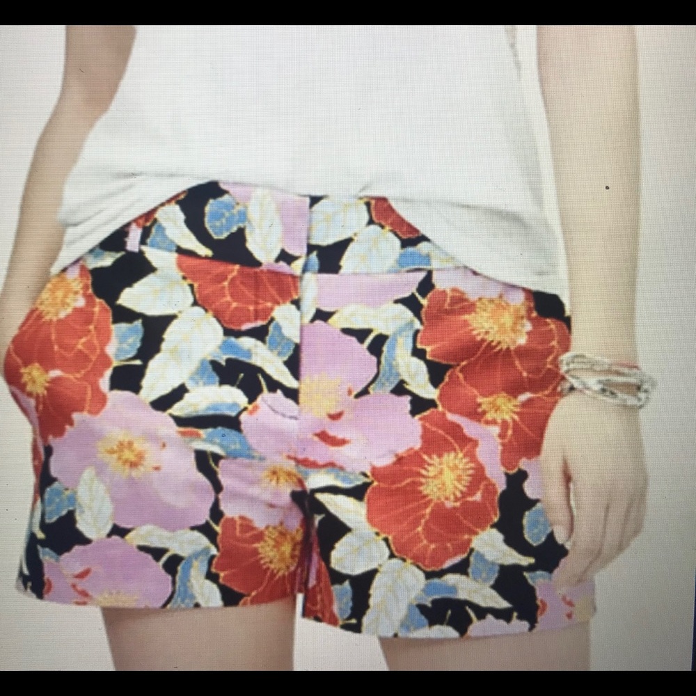 Full Bloom Shorts with 4 inch inseam